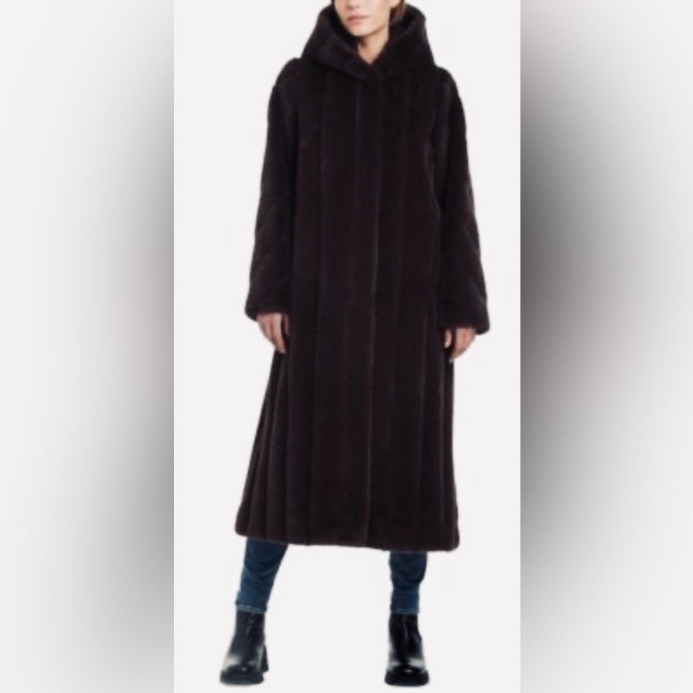 Elegant Black Faux Fur Coat - Picture 9 of 9